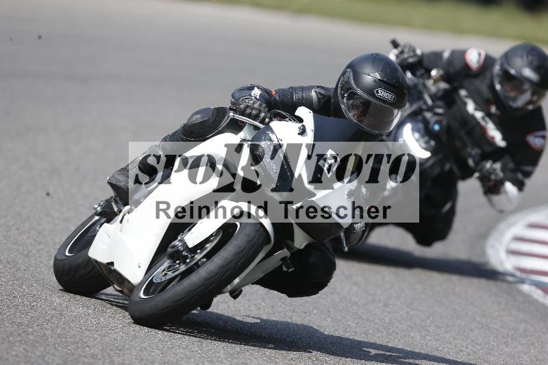 /Archiv-2025/49 26.08.2025 Cornu Master School ADR/gruen-vert/4